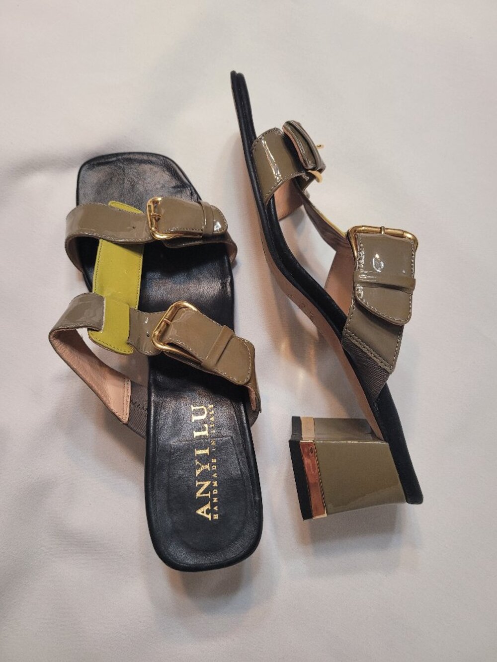 Anyi Lu Olive Green Patent Leather Block Heel Square Toe Slides Sandals Sz 38.5